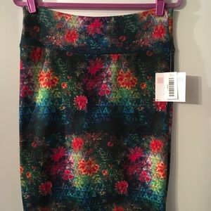 Lula Roe Cassie skirt